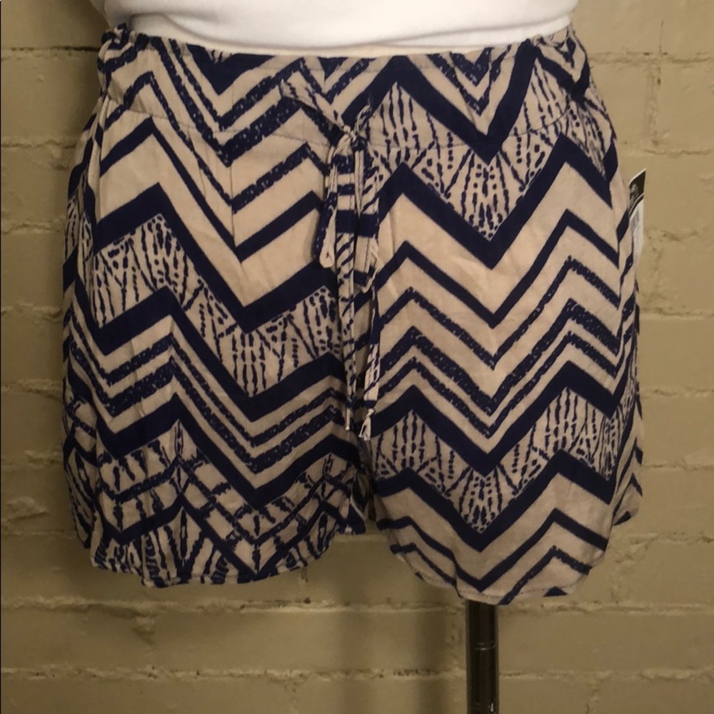Rue21 Chevron Printed Short: S